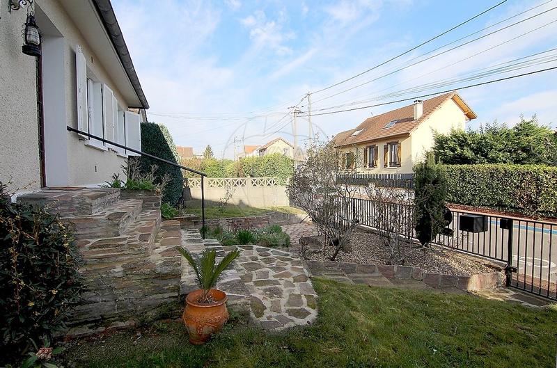 Maison - 137 m² - 6 pièces