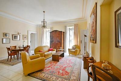 Appartement - 220 m² - 5 pièces