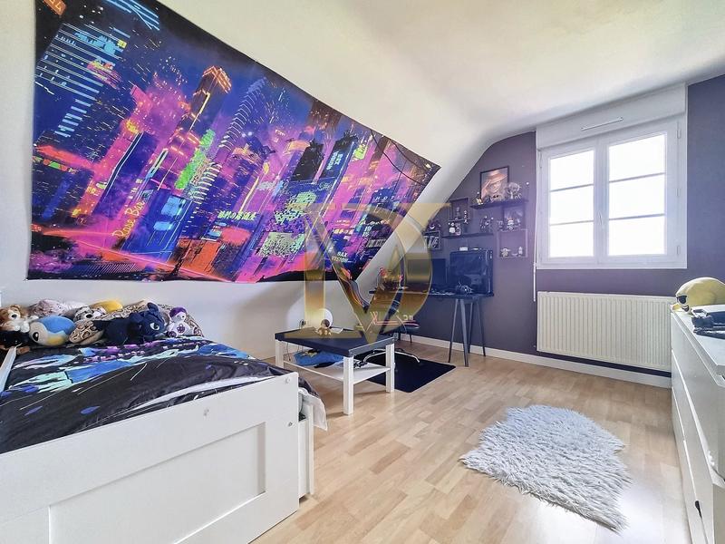 Maison - 245 m² - 11 pièces