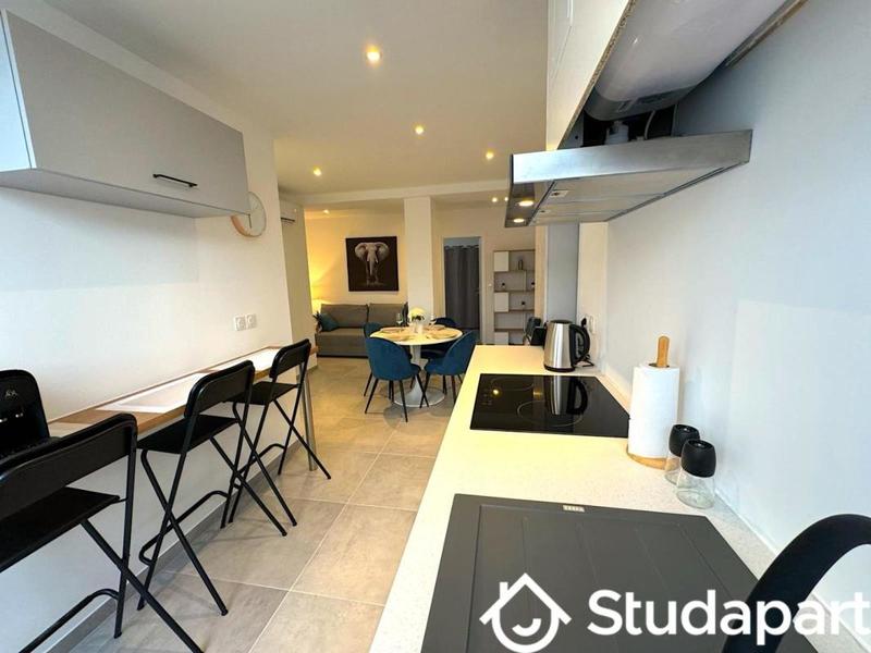 Chambre - 12 m² - 1 pièce