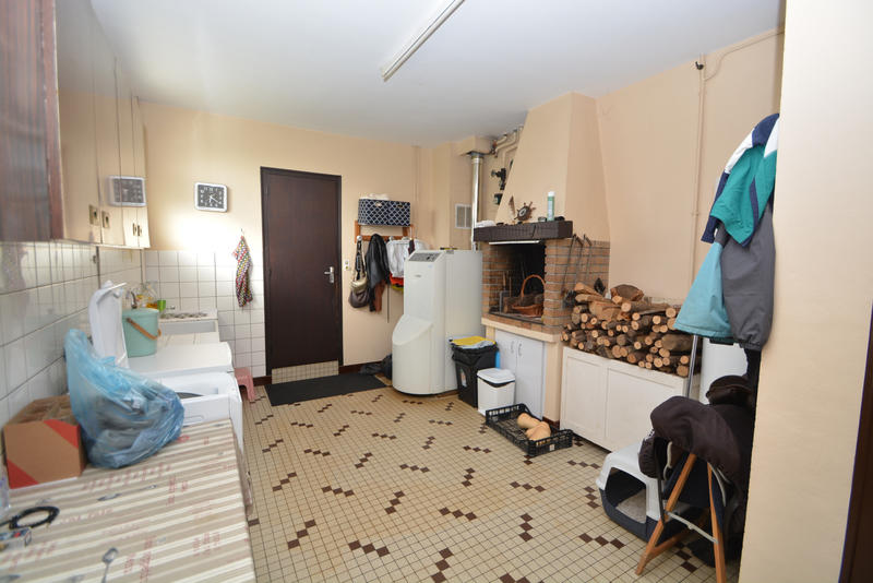 Maison - 214 m² - 8 pièces