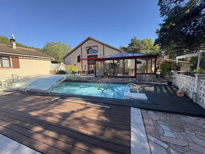 Maison - 284 m² - 7 pièces