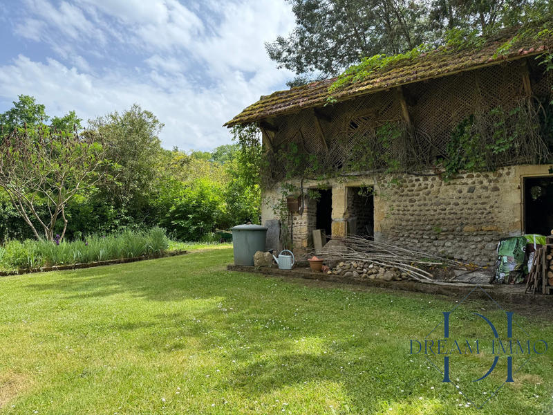 Maison - 334 m² - 6 pièces