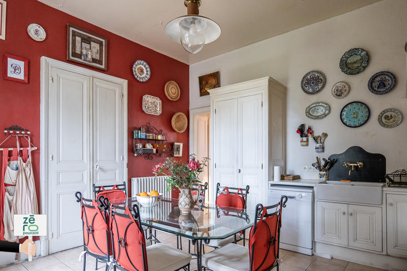 Maison - 311 m² - 12 pièces