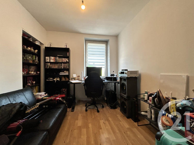 Maison - 96 m² - 5 pièces