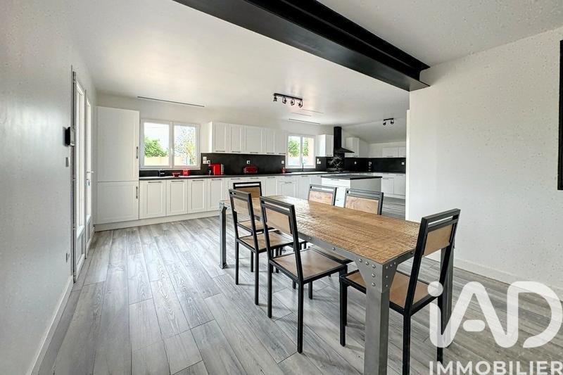 Maison - 240 m² - 7 pièces