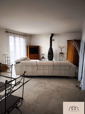 Maison traditionnelle - 207 m² - 7 pièces