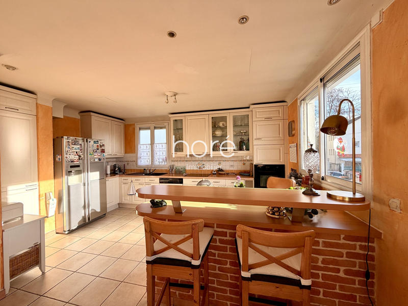 Maison traditionnelle - 175 m² - 6 pièces