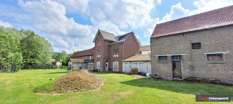 Maison - 310 m² - 11 pièces
