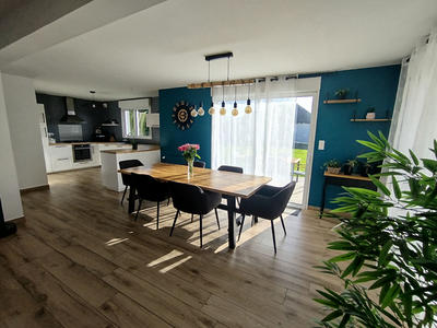 Maison - 111 m² - 7 pièces
