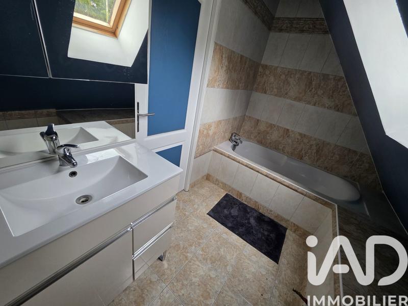 Maison - 222 m² - 5 pièces