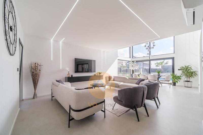 Maison contemporaine - 161 m² - 6 pièces
