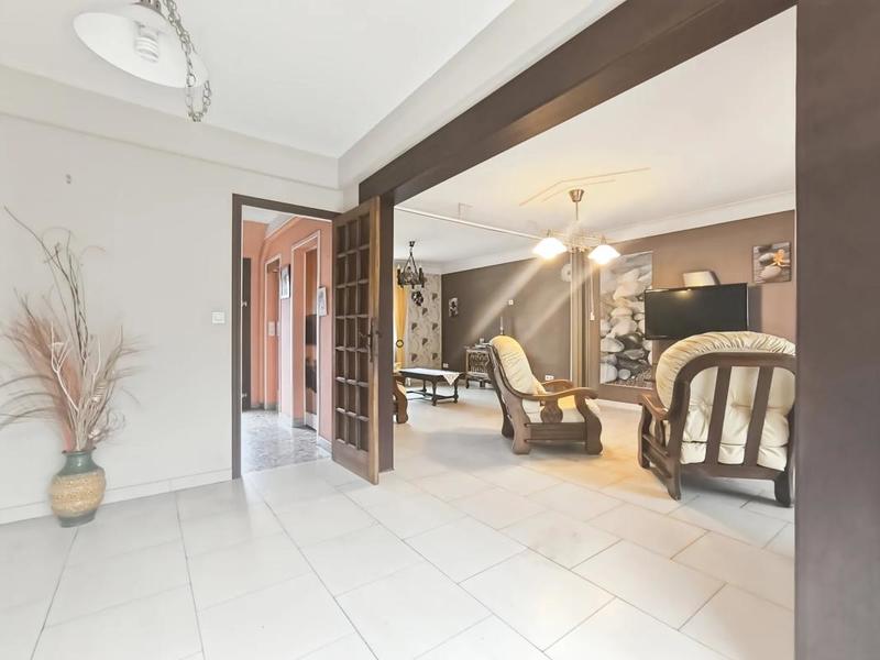 Maison - 158 m² - 8 pièces