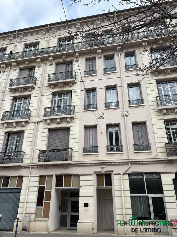 Appartement - 85 m² - 4 pièces