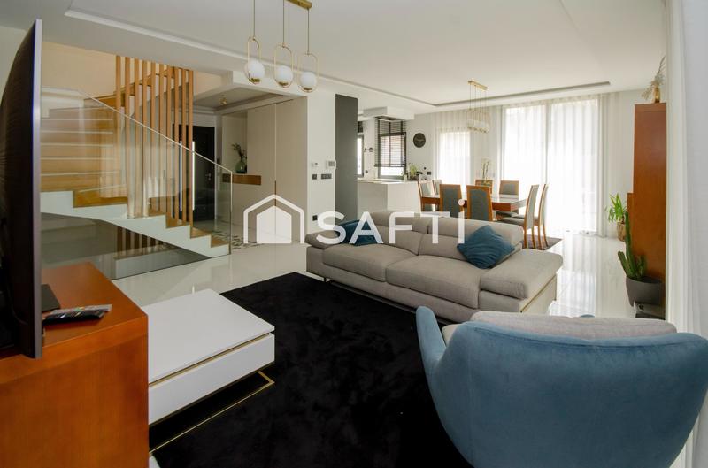 Maison - 185 m² - 8 pièces