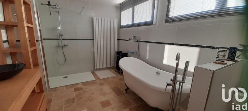 Maison - 214 m² - 7 pièces