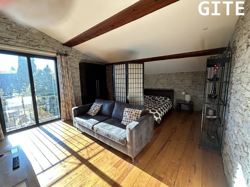 Maison - 405 m² - 13 pièces