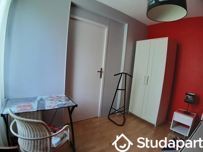 Chambre - 10 m² - 1 pièce