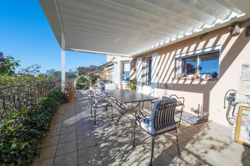 Villa - 200 m² - 6 pièces