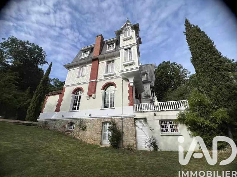 Château - 413 m² - 11 pièces