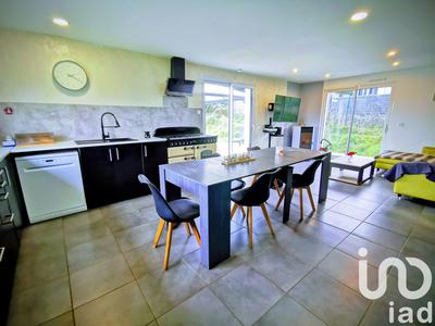 Maison - 95 m² - 5 pièces