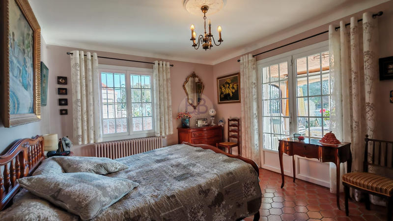 Villa - 200 m² - 6 pièces