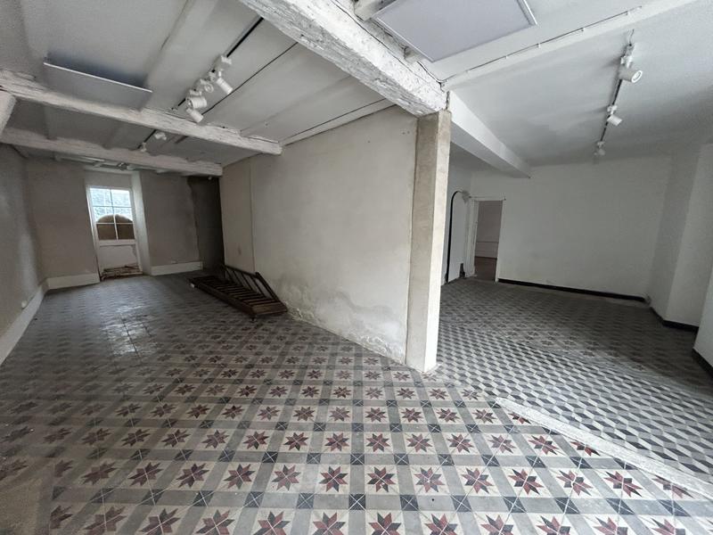 Appartement - 240 m² - 12 pièces