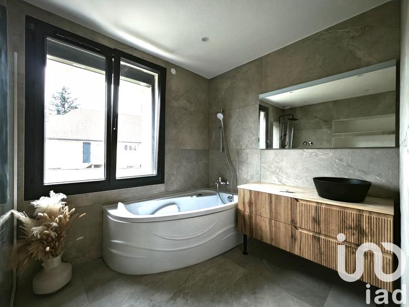 Maison - 94 m² - 4 pièces