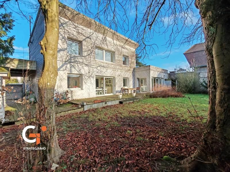 Maison - 180 m² - 7 pièces