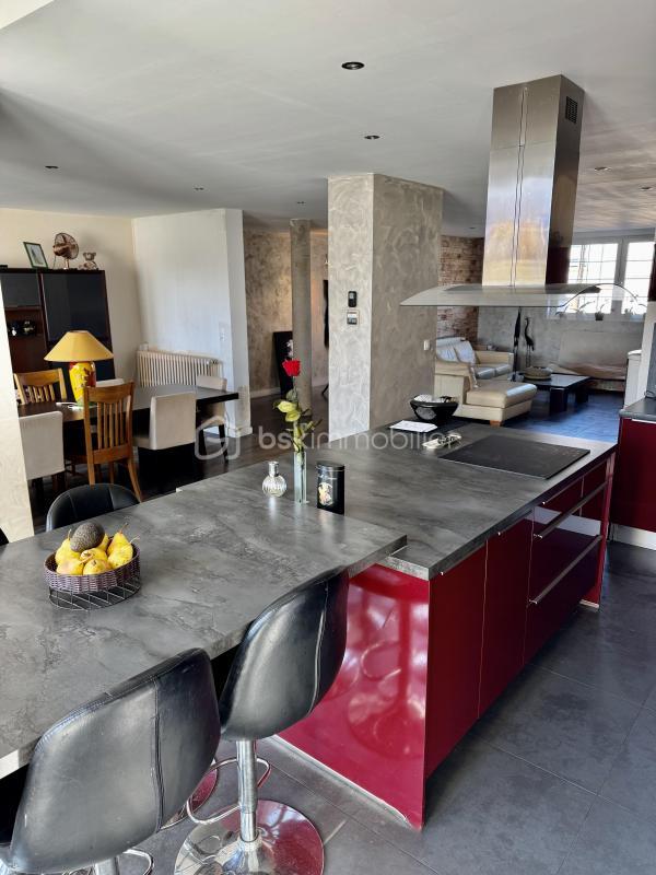 Maison traditionnelle - 260 m² - 10 pièces