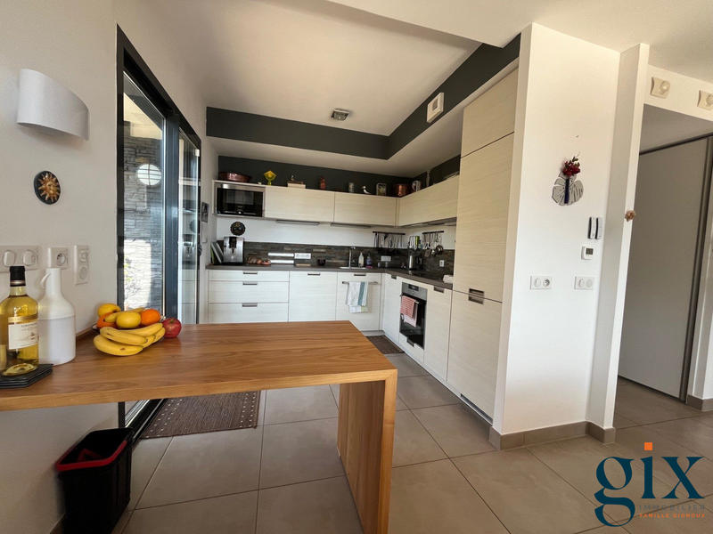 Appartement - 90 m² - 3 pièces