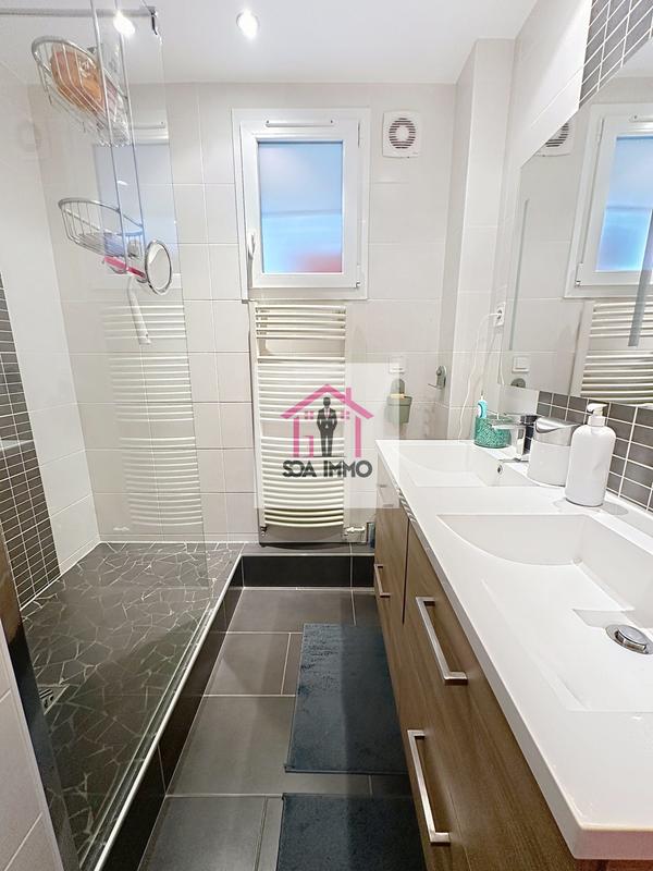 Appartement - 96 m² - 5 pièces