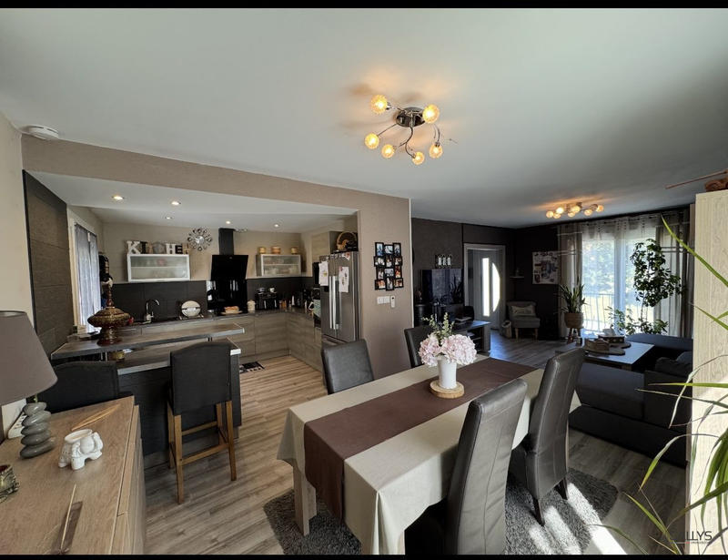 Maison - 105 m² - 5 pièces