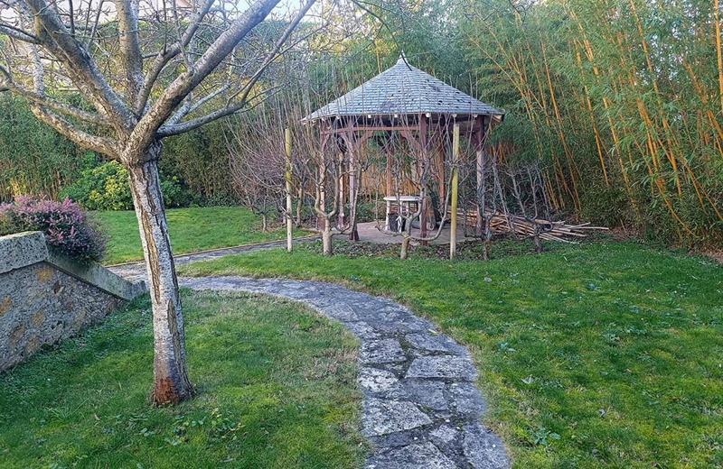 Maison - 299 m² - 10 pièces