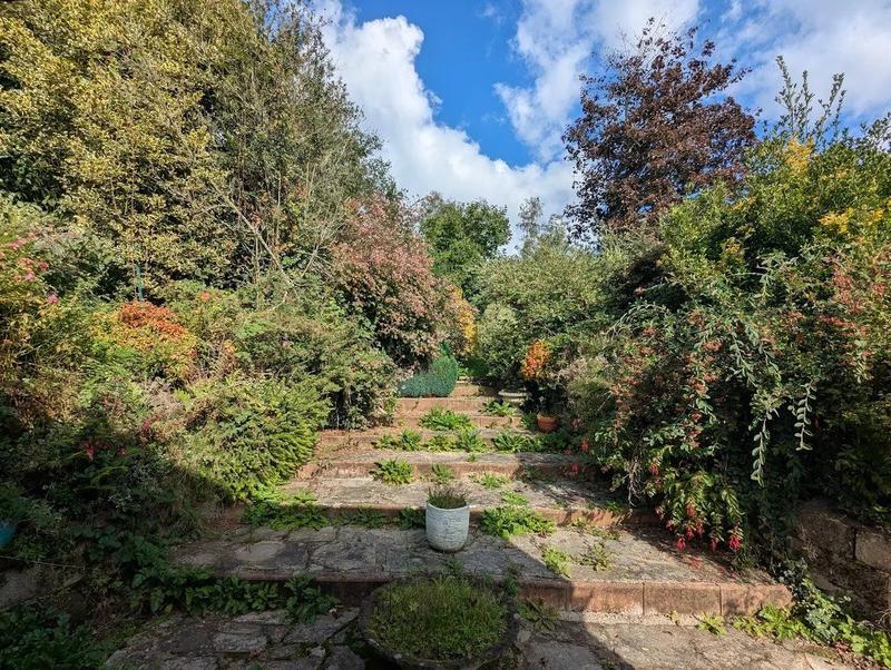 Maison - 224 m² - 9 pièces