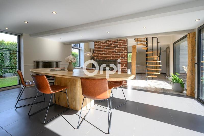 Maison - 215 m² - 6 pièces