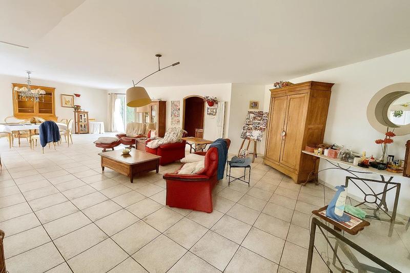 Maison - 200 m² - 5 pièces