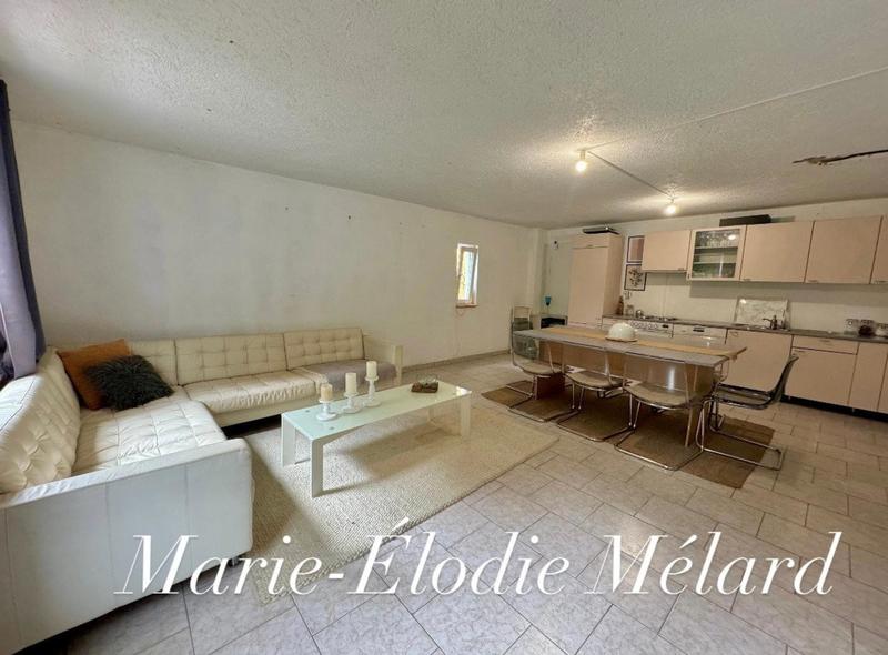 Maison - 200 m² - 9 pièces