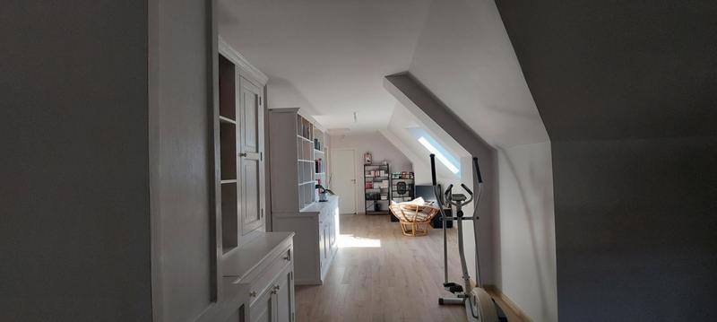 Pavillon - 240 m² - 8 pièces