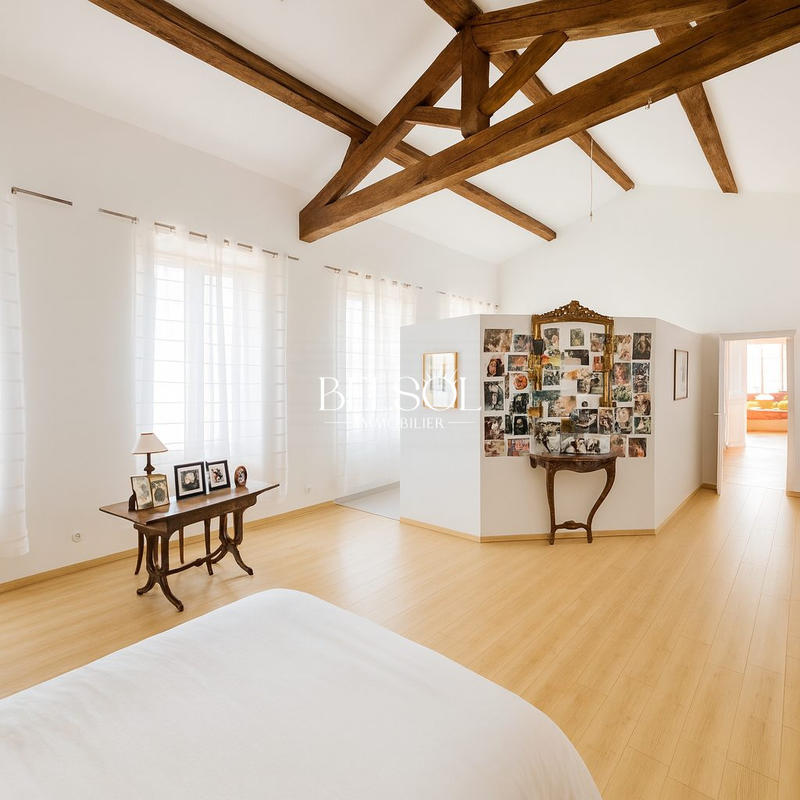 Maison - 458 m² - 7 pièces