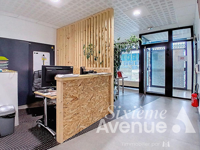 Local commercial - 280 m² - 7 pièces