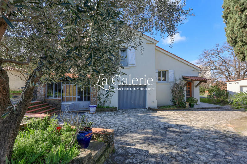 Villa - 145 m² - 5 pièces