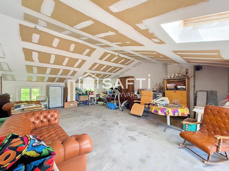 Maison - 310 m² - 20 pièces