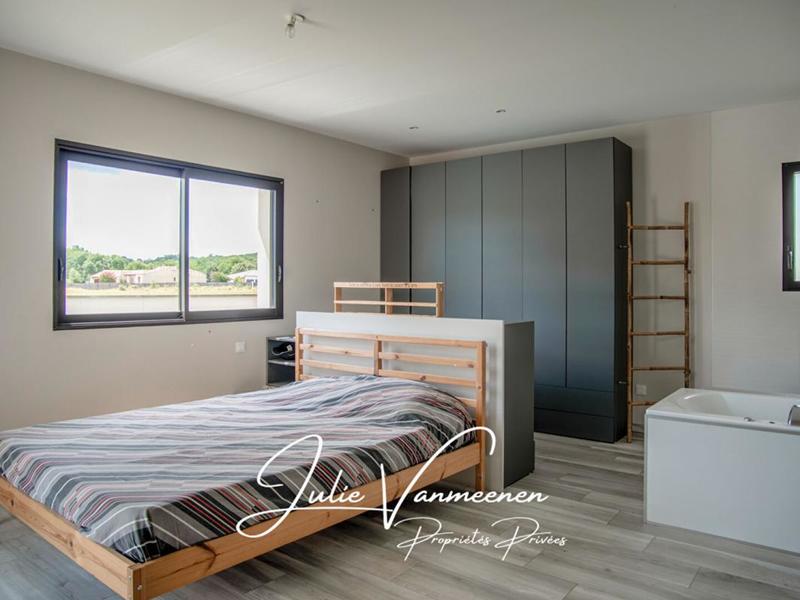 Maison - 250 m² - 7 pièces