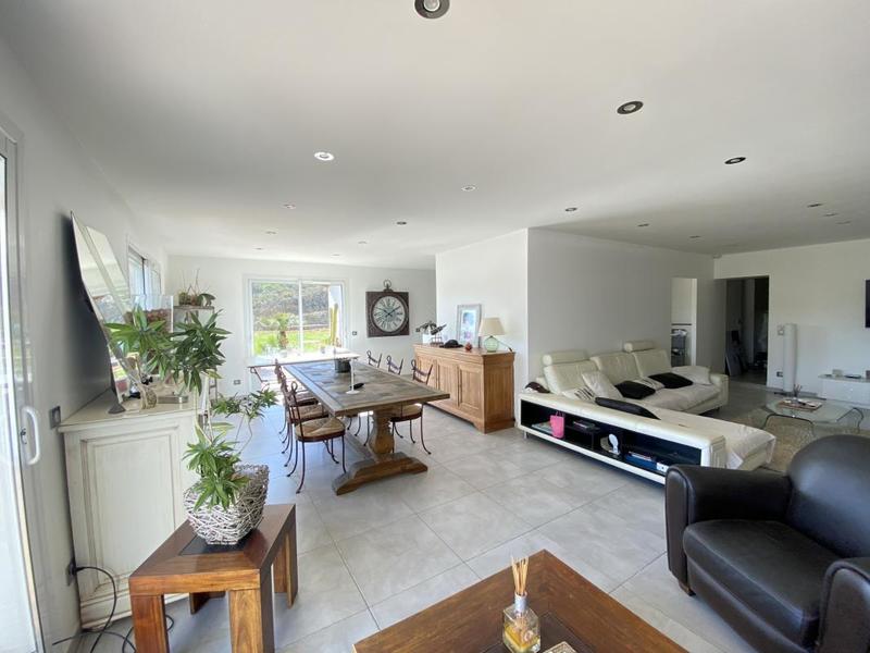 Villa - 200 m² - 5 pièces