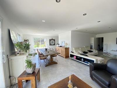 Villa - 200 m² - 5 pièces