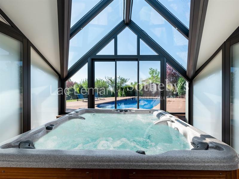 Maison - 286 m² - 7 pièces