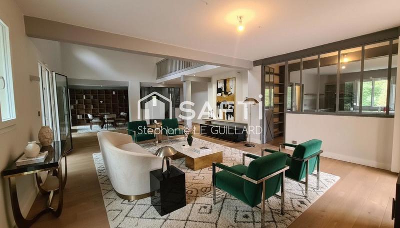 Villa - 348 m² - 6 pièces