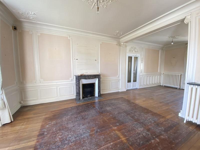 Maison - 230 m² - 8 pièces