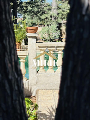 Maison ancienne - 260 m² - 11 pièces